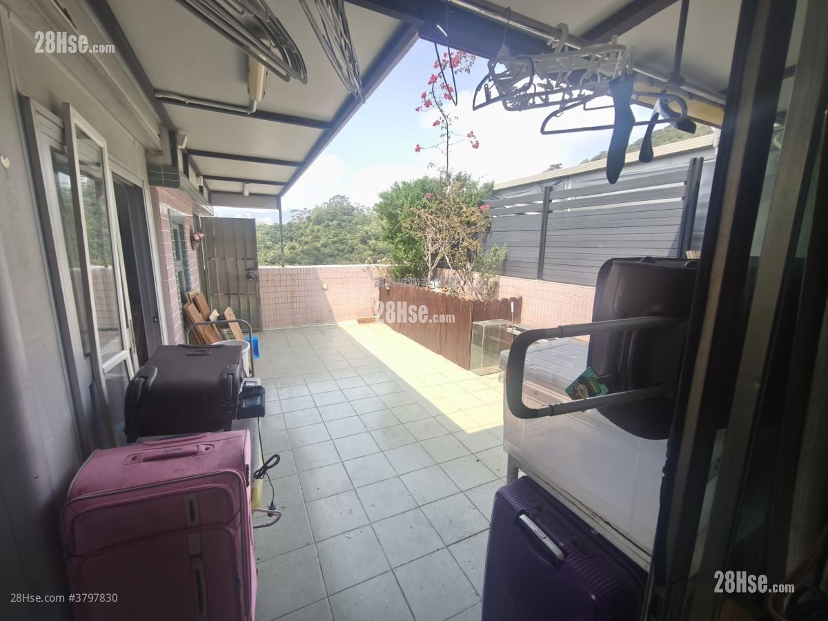 Tai Lam Liu Village Sell 4 Bedrooms , 3 Bathrooms 650 ft²