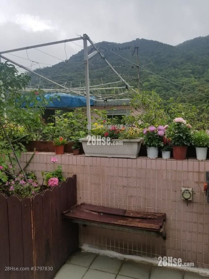 Tai Lam Liu Village Sell 4 Bedrooms , 3 Bathrooms 650 ft²