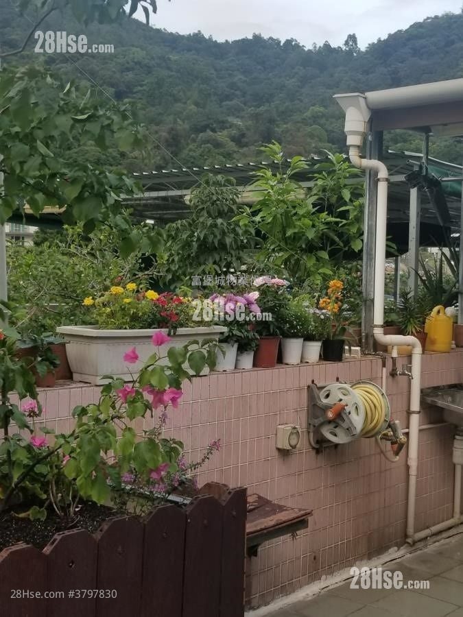 Tai Lam Liu Village Sell 4 Bedrooms , 3 Bathrooms 650 ft²