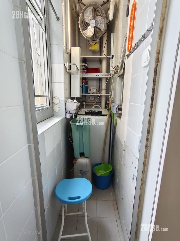 德强苑 售盘 3 房 , 1 浴室 574 平方尺