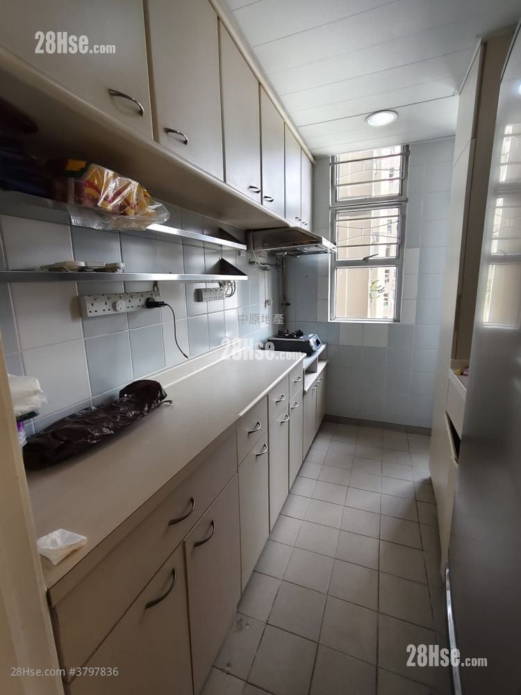 德强苑 售盘 3 房 , 1 浴室 574 平方尺