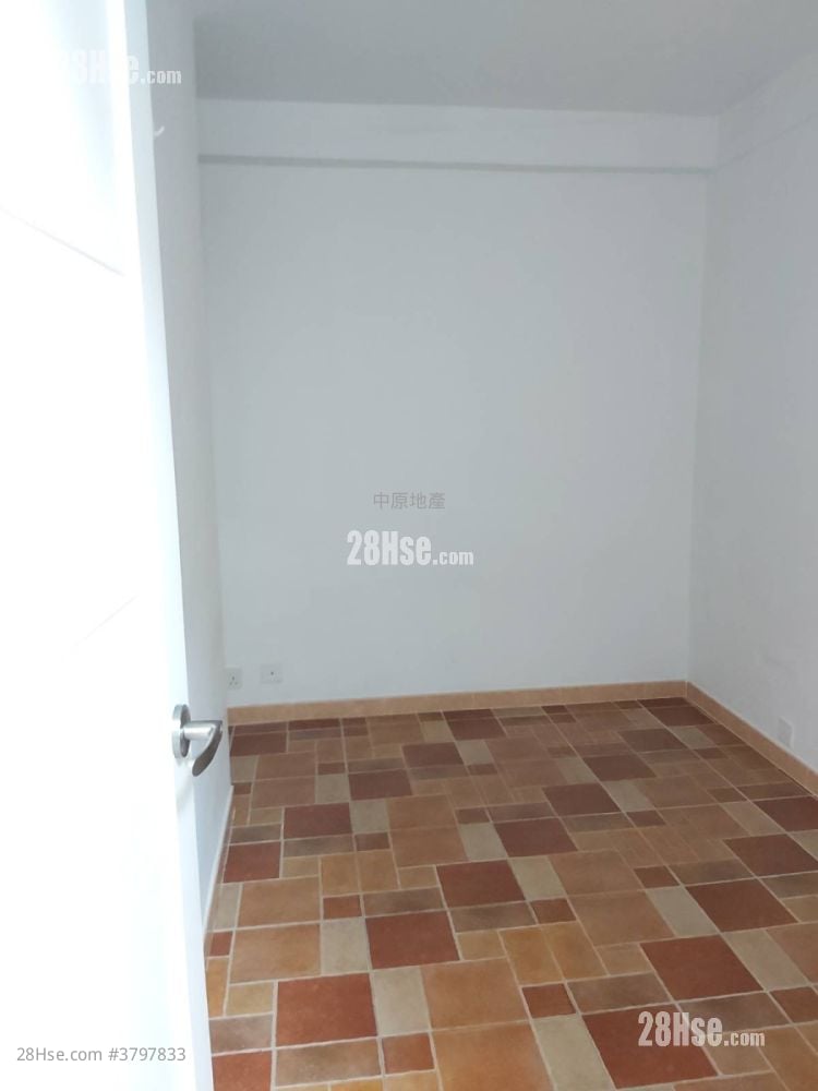 新葵芳花园 租盘 2 房 , 1 浴室 400 平方尺