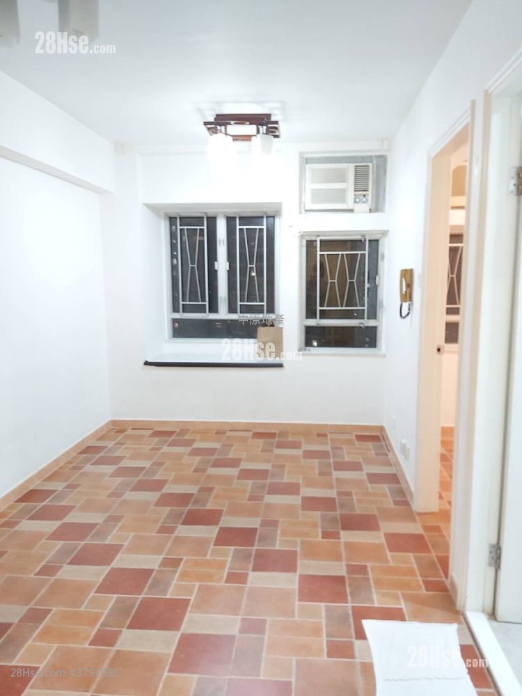 新葵芳花园 租盘 2 房 , 1 浴室 400 平方尺