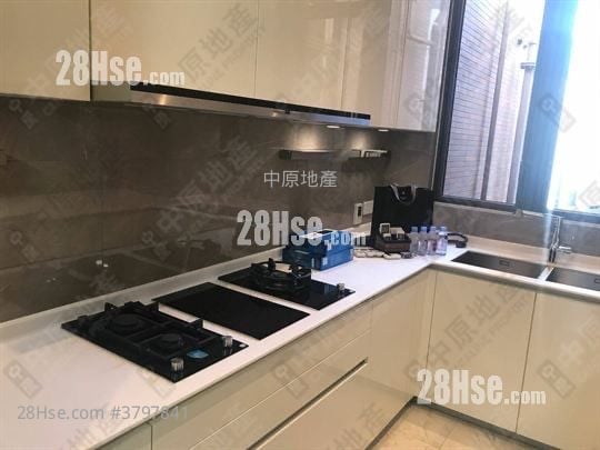 The Bloomsway Rental 1,213 ft²