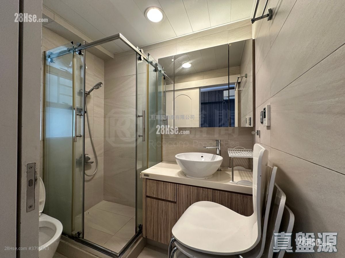 丽都花园 售盘 3 房 617 平方尺