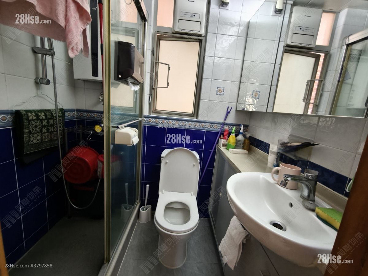 Peony Height Sell 3 Bedrooms , 1 Bathroom 540 ft²