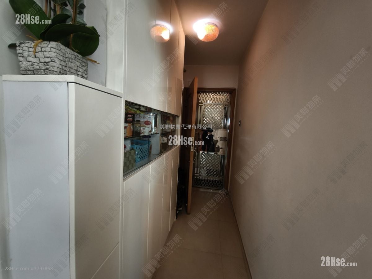 Peony Height Sell 3 Bedrooms , 1 Bathroom 540 ft²