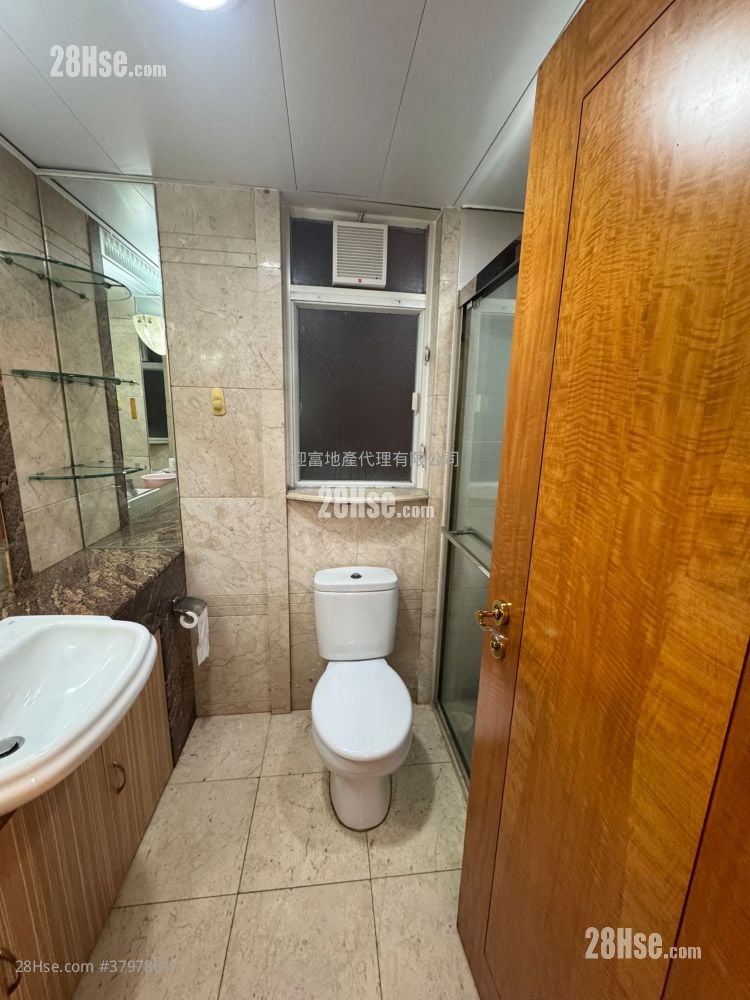 海逸豪园 租盘 3 房 , 2 浴室 880 平方尺