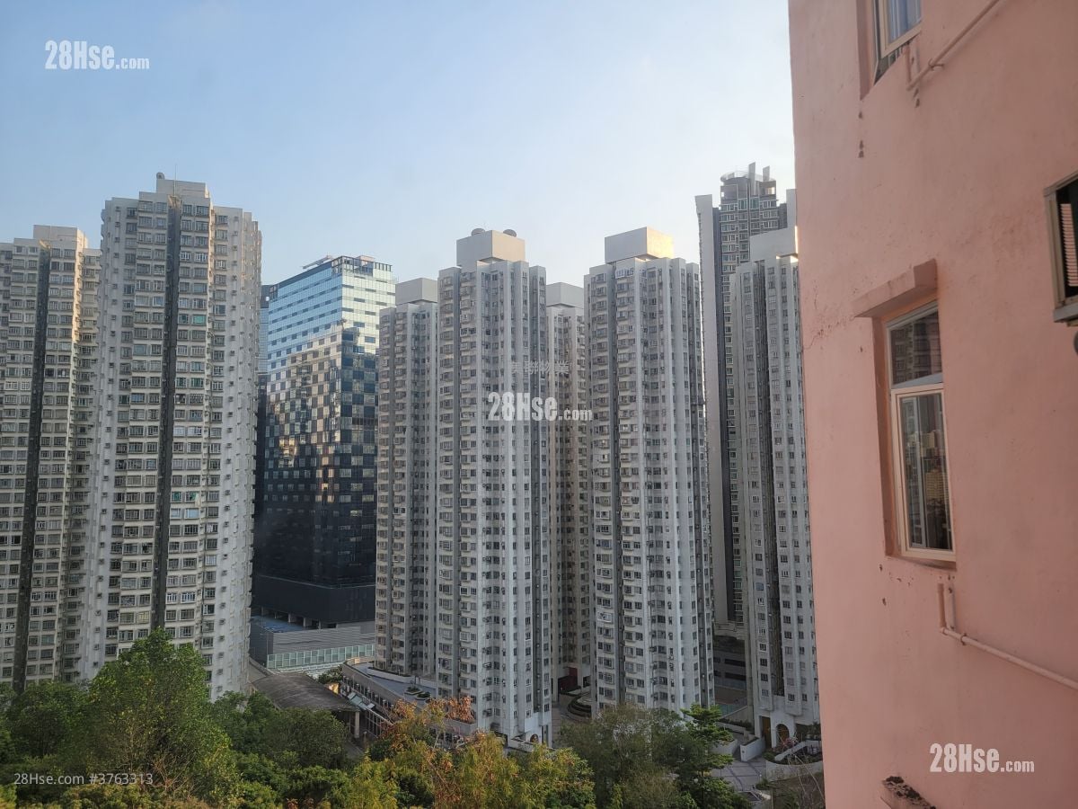 Tsuen Wan Centre Sell 2 Bedrooms , 1 Bathroom 324 ft²