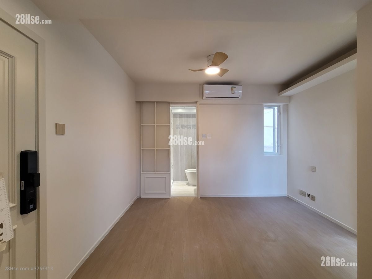 Tsuen Wan Centre Sell 2 Bedrooms , 1 Bathroom 324 ft²