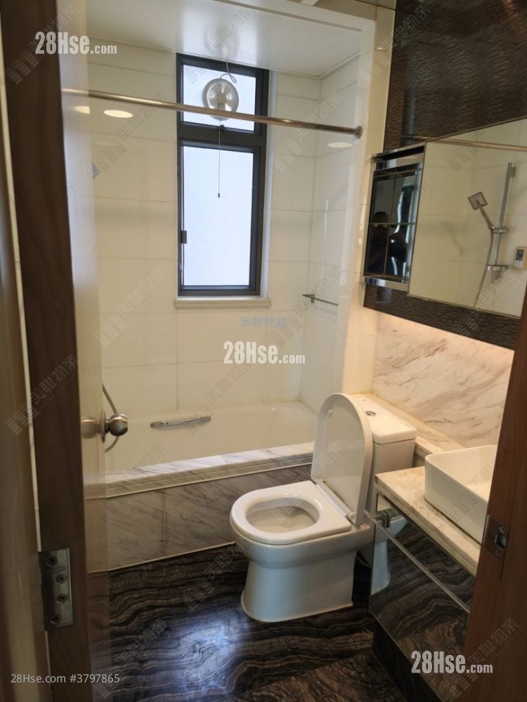 Yoho Midtown 租盘 4 房 , 3 浴室 1,029 平方尺