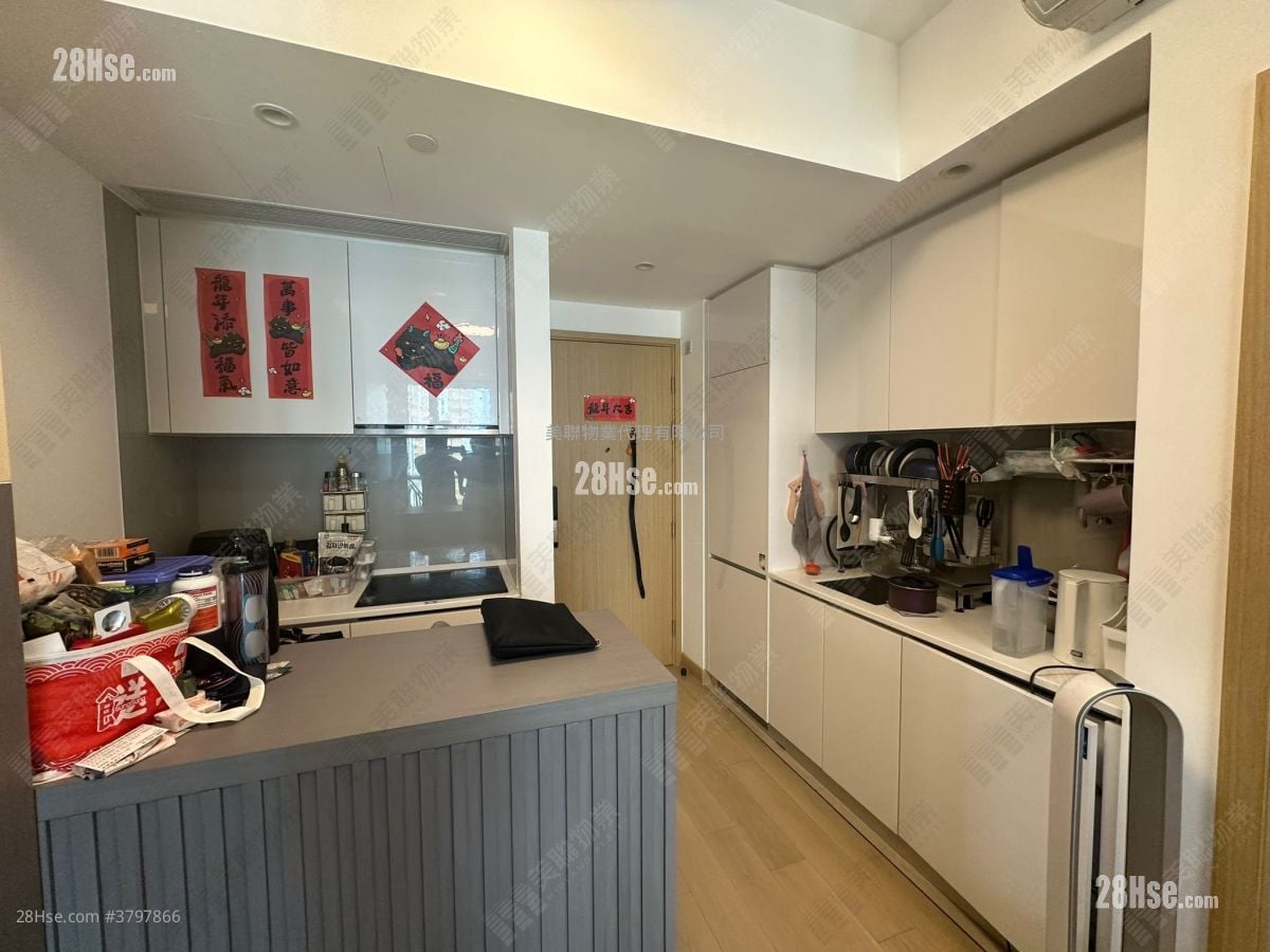 Montara Sell 1 Bedroom 368 ft²