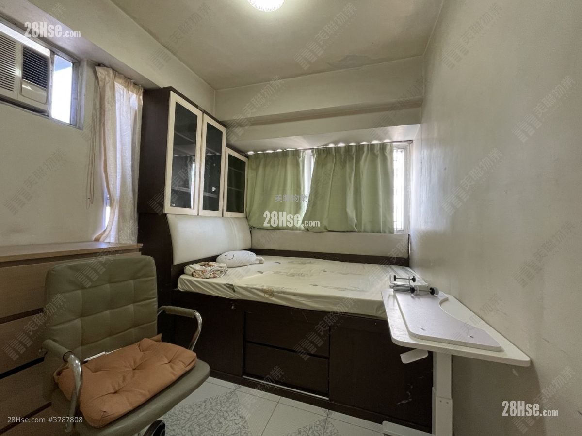 Hong Lai Garden Sell 2 Bedrooms 473 ft²