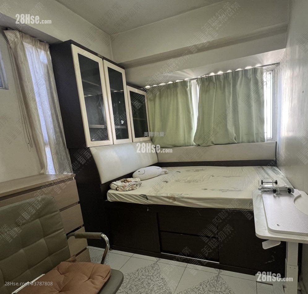 Hong Lai Garden Sell 2 Bedrooms 473 ft²