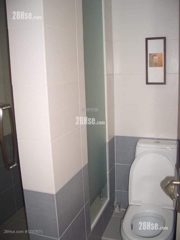 Tonnochy Towers Sell 2 Bedrooms , 1 Bathroom 354 ft²