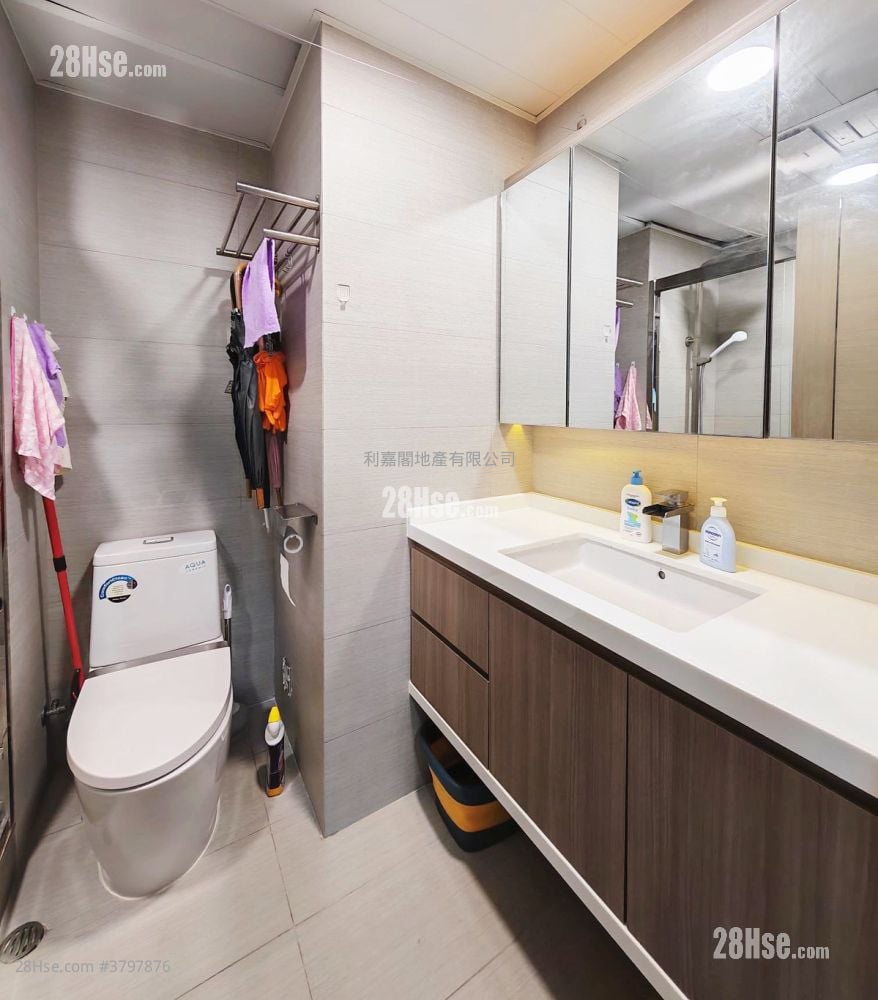 Rambler Crest Sell 2 Bedrooms , 1 Bathroom 451 ft²