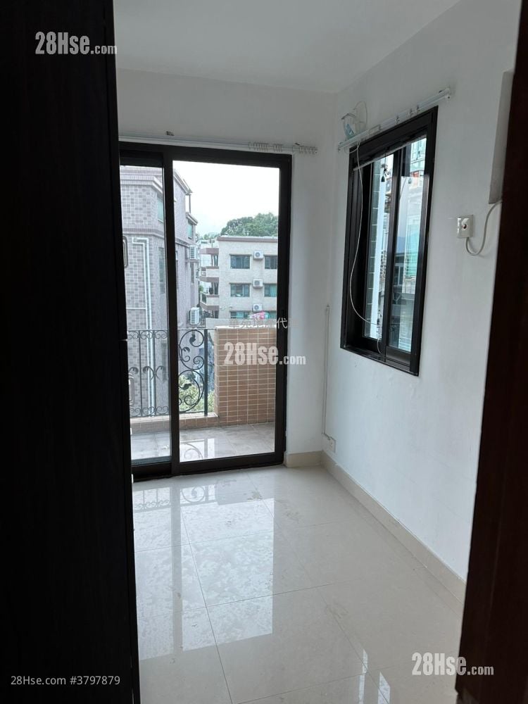 村屋 租盘 3 房 , 1 浴室 700 平方尺