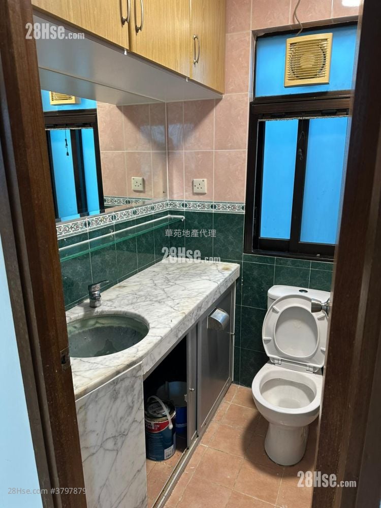 村屋 租盘 3 房 , 1 浴室 700 平方尺