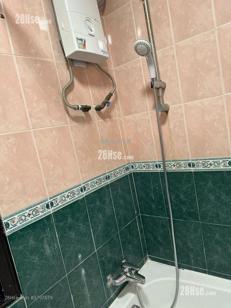 村屋 租盘 3 房 , 1 浴室 700 平方尺