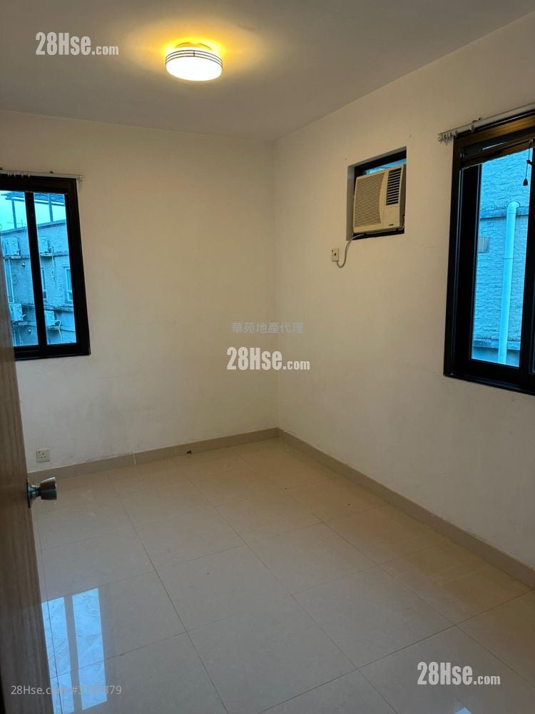 村屋 租盘 3 房 , 1 浴室 700 平方尺