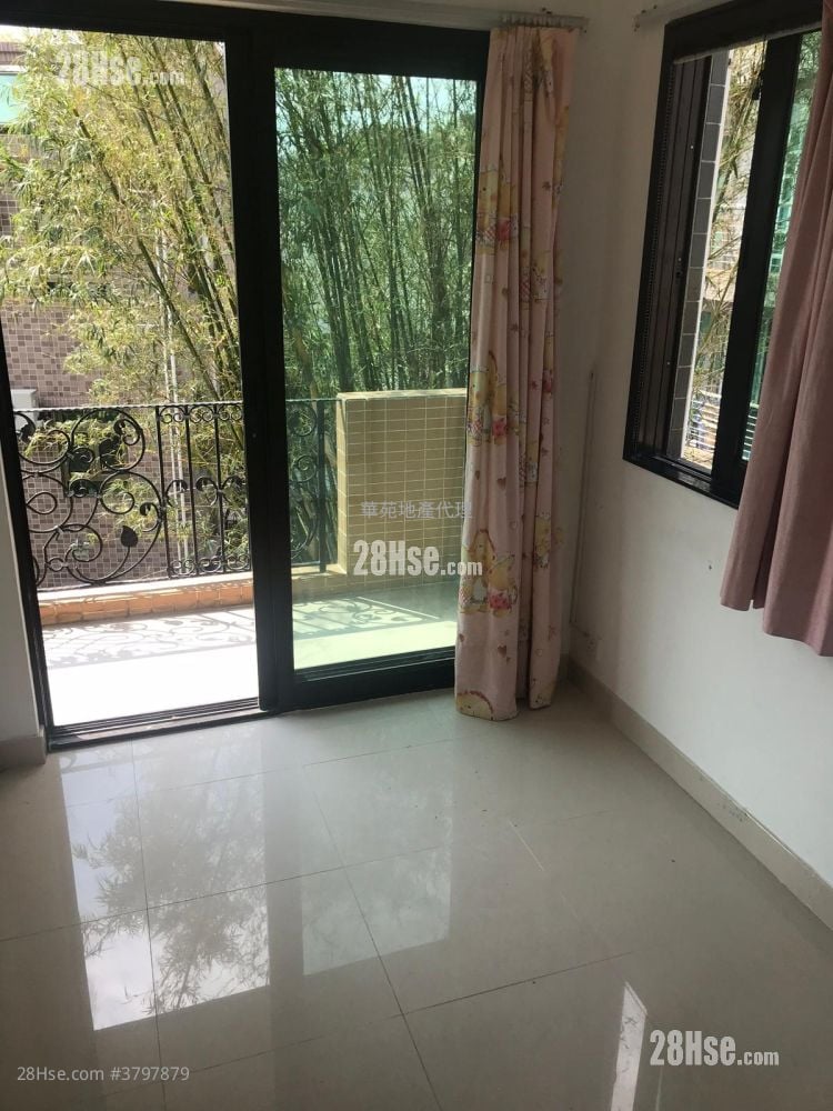 村屋 租盘 3 房 , 1 浴室 700 平方尺