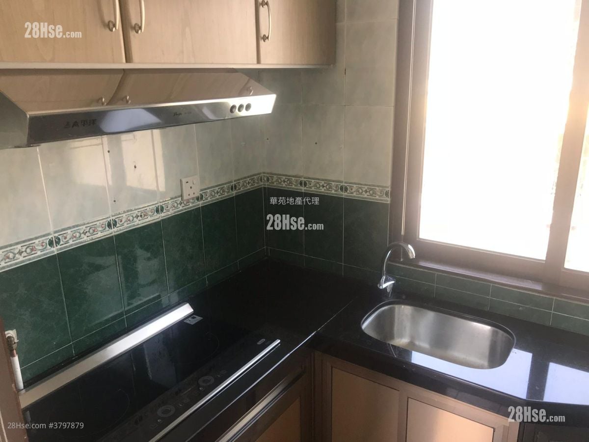 村屋 租盘 3 房 , 1 浴室 700 平方尺