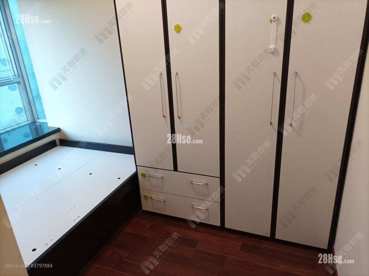 Summit Terrace Sell 2 Bedrooms , 1 Bathroom 435 ft²