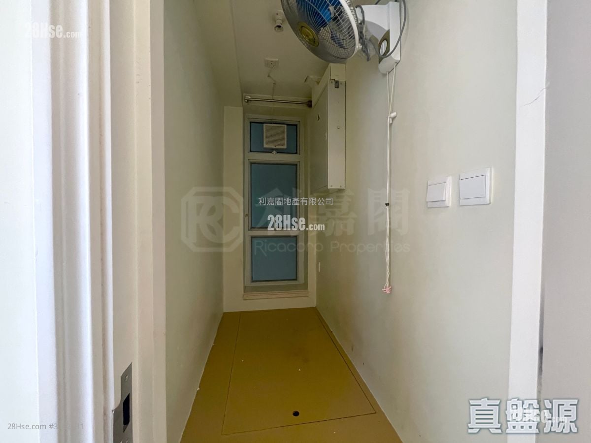 致蓝天 售盘 4 房 , 3 浴室 930 平方尺