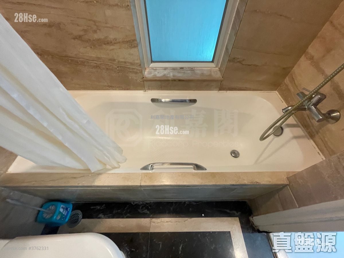 致蓝天 售盘 4 房 , 3 浴室 930 平方尺