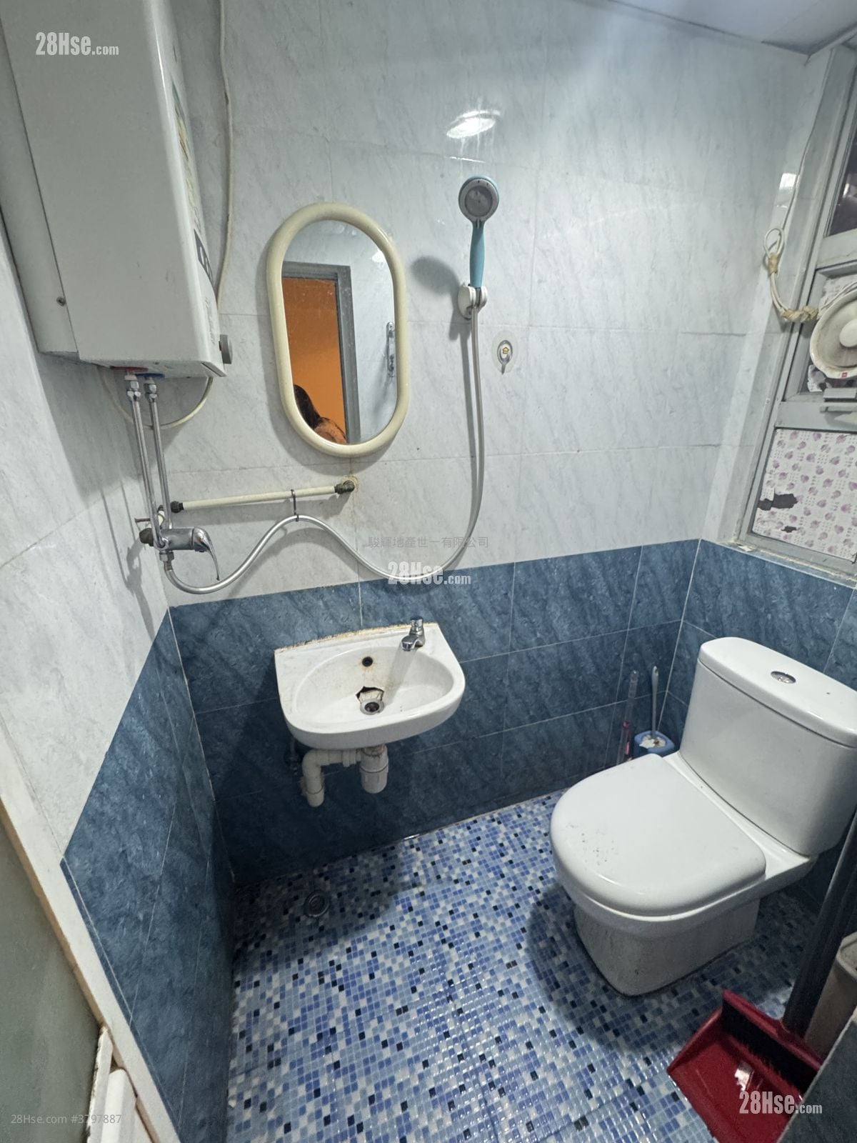 Cheong Fai Mansion Rental 2 Bedrooms , 1 Bathroom 269 ft²