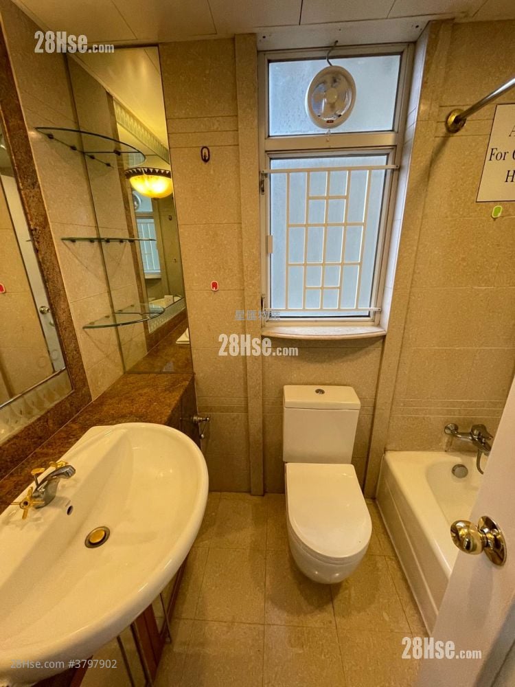 海逸豪园 售盘 4 房 , 2 浴室 886 平方尺