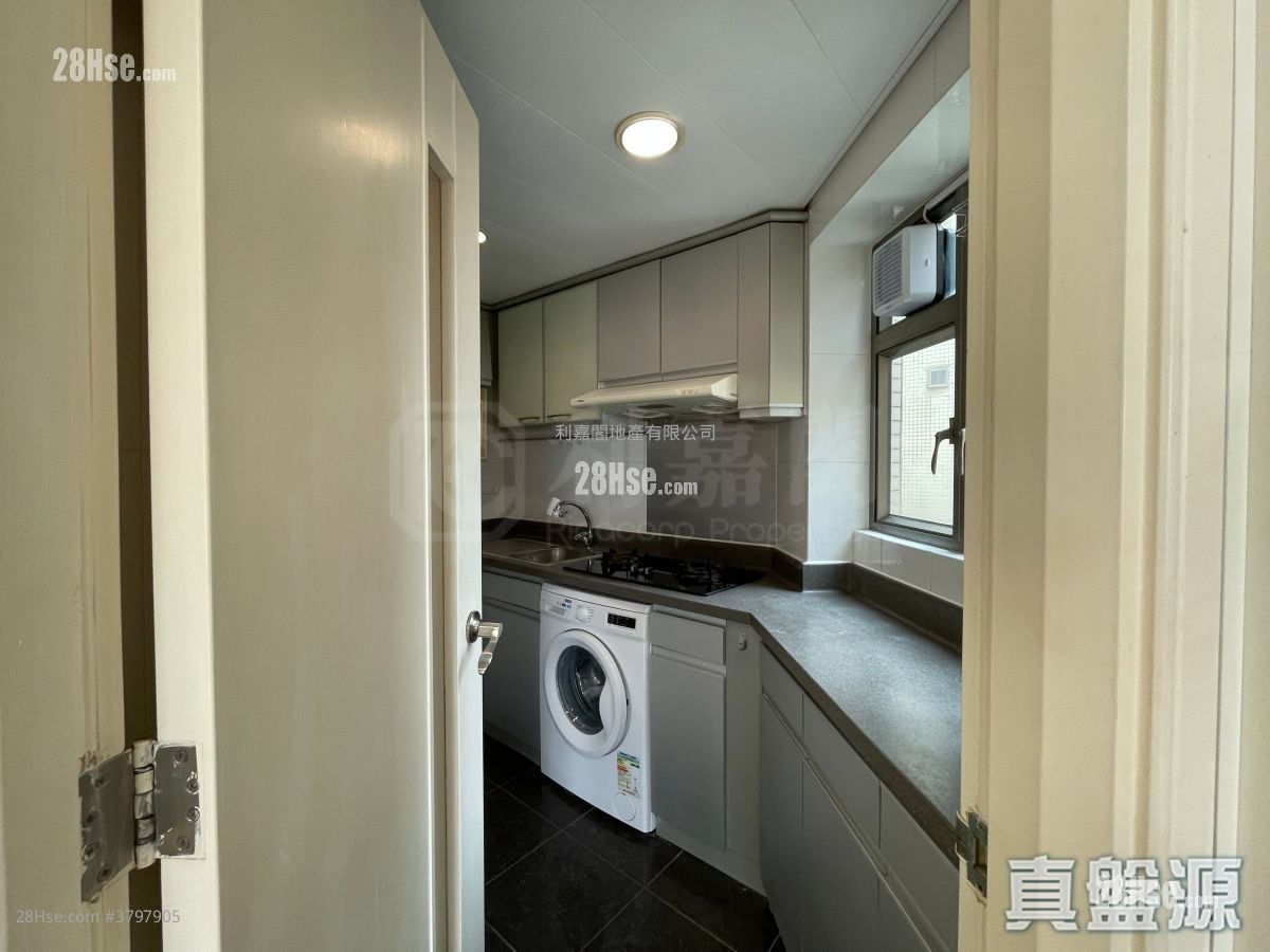 Tseung Kwan O Plaza Sell 2 Bedrooms , 1 Bathroom 429 ft²