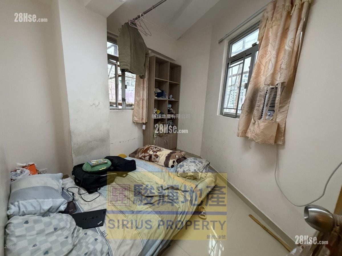 Cheong Fai Mansion Rental 2 Bedrooms , 1 Bathroom 269 ft²