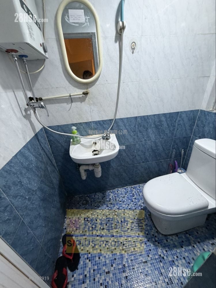 Cheong Fai Mansion Rental 2 Bedrooms , 1 Bathroom 269 ft²