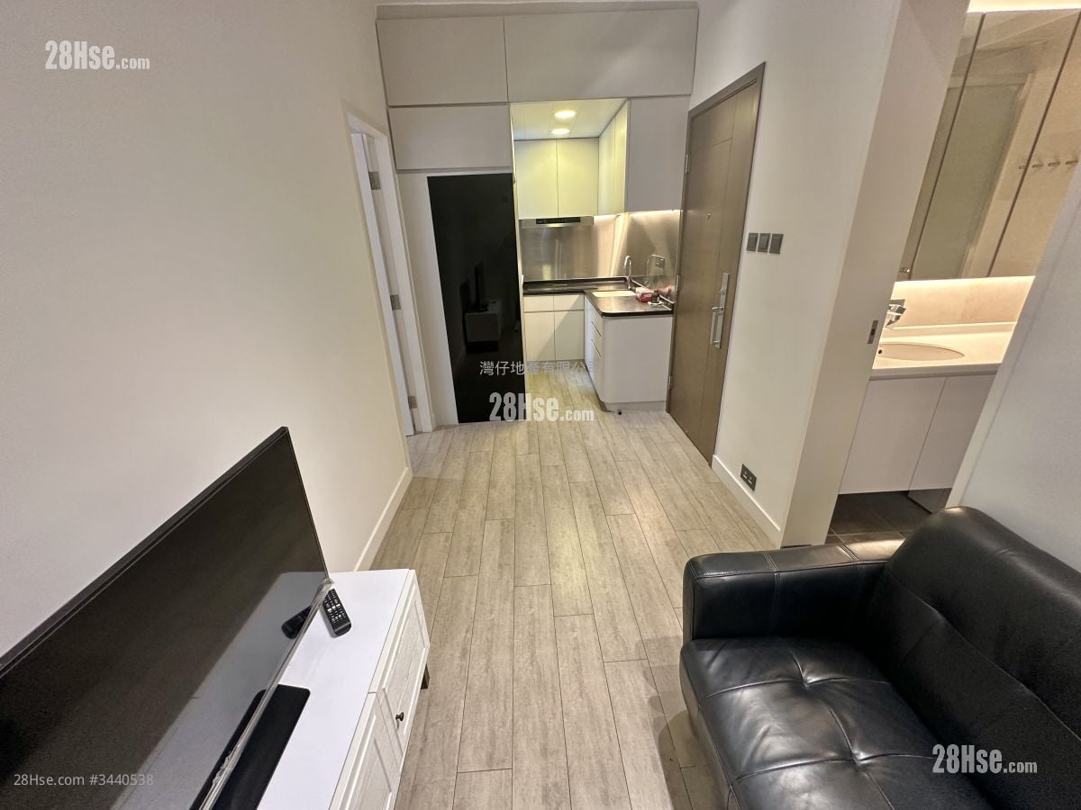 Dandenong Mansion Sell 1 Bedroom , 1 Bathroom 271 ft²