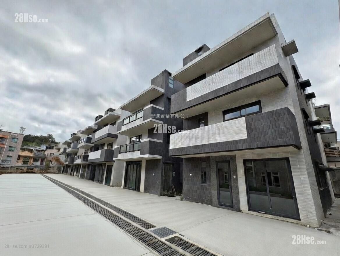 Village Rental 3 Bedrooms , 1 Bathroom 700 ft²