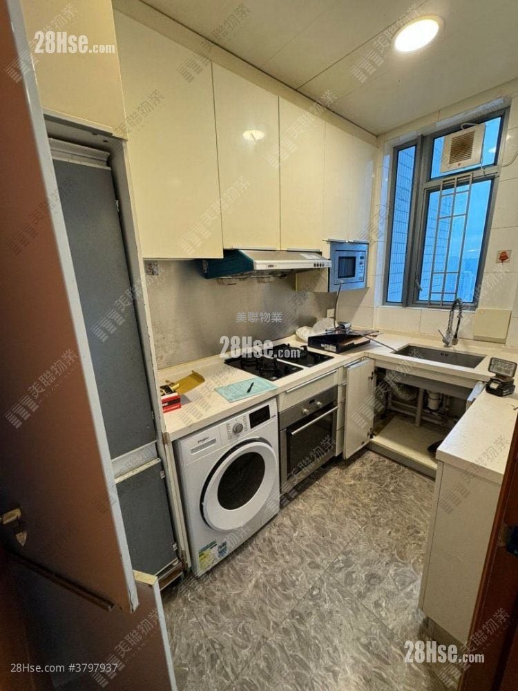 The Dynasty Rental 3 Bedrooms , 2 Bathrooms 728 ft²