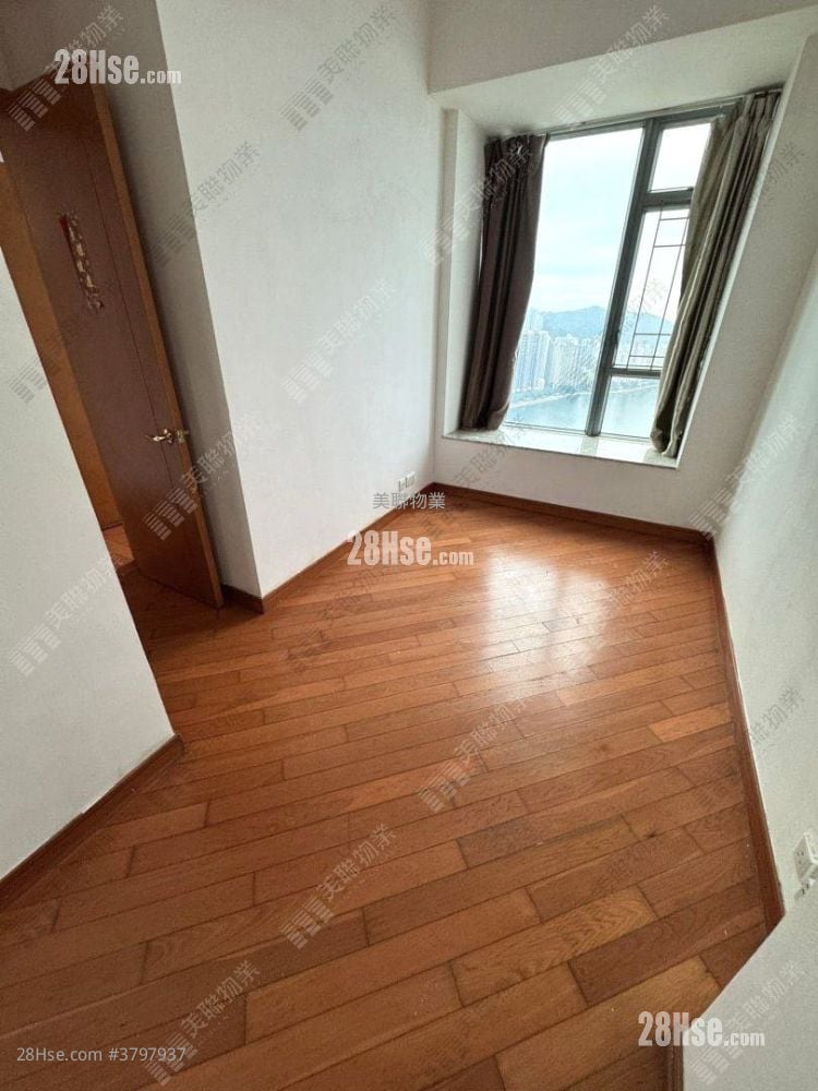 The Dynasty Rental 3 Bedrooms , 2 Bathrooms 728 ft²