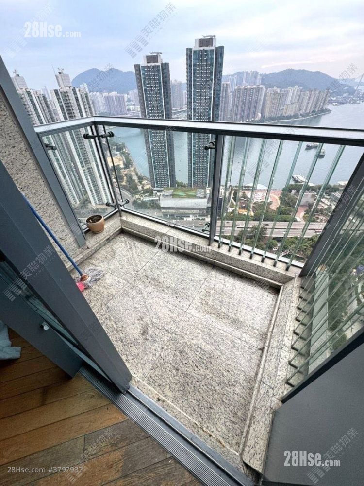 The Dynasty Rental 3 Bedrooms , 2 Bathrooms 728 ft²