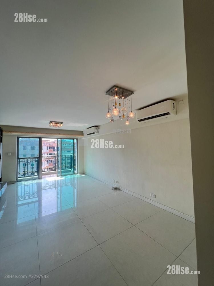 Le Chateau Sell 4 Bedrooms , 2 Bathrooms 1,330 ft²