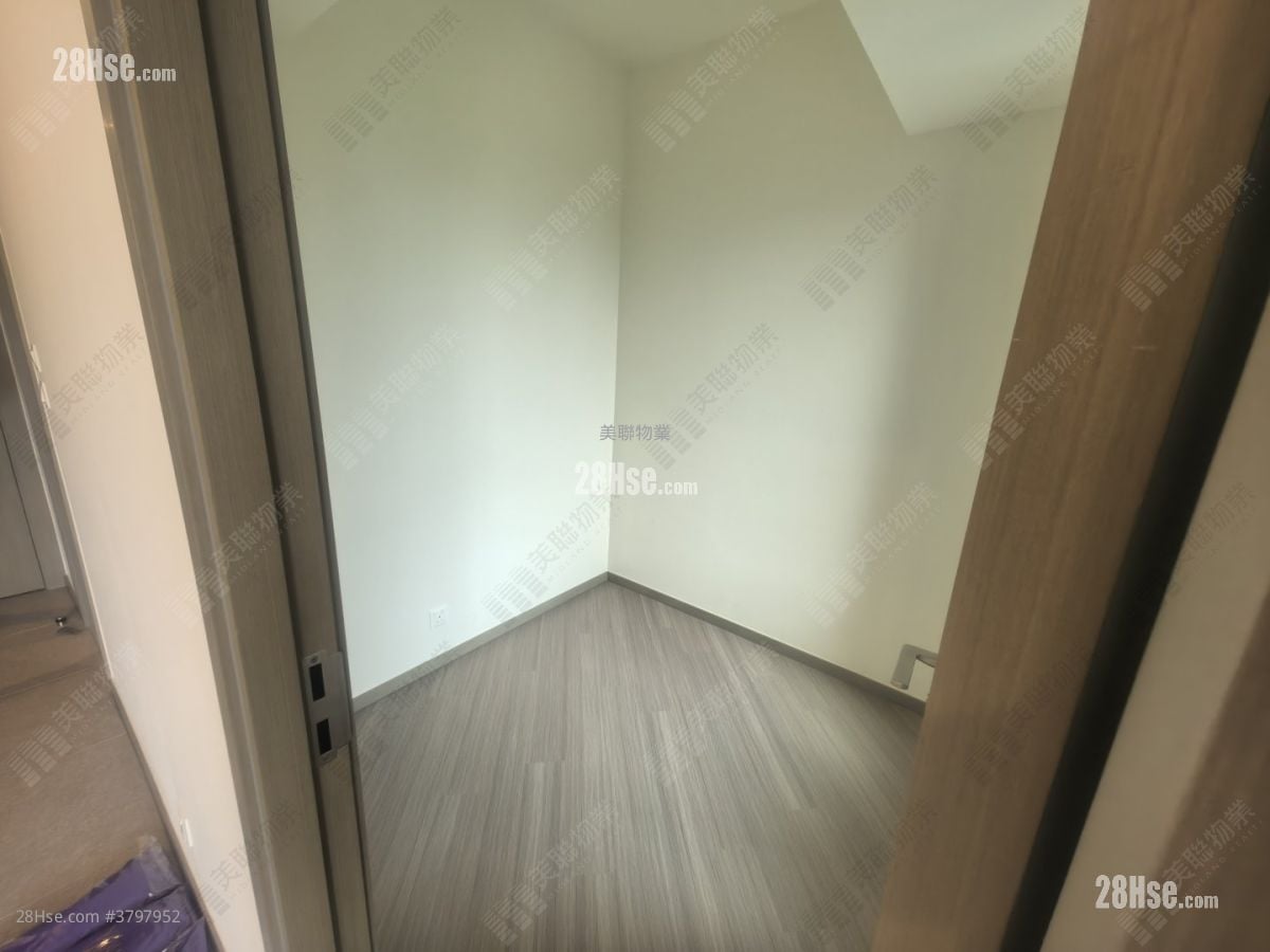 Yoho West Rental 410 ft²