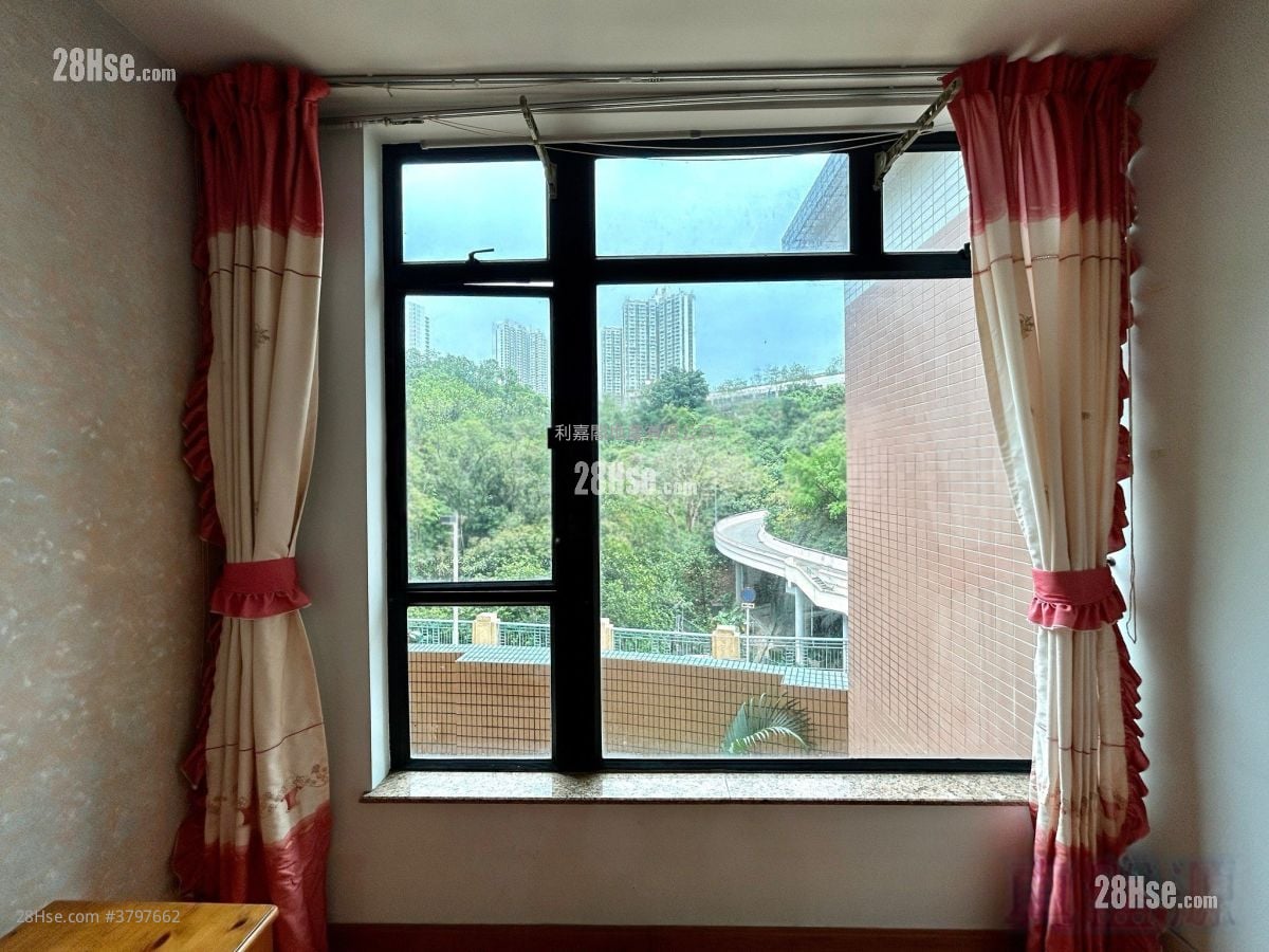 晓峰园 售盘 2 房 , 1 浴室 548 平方尺