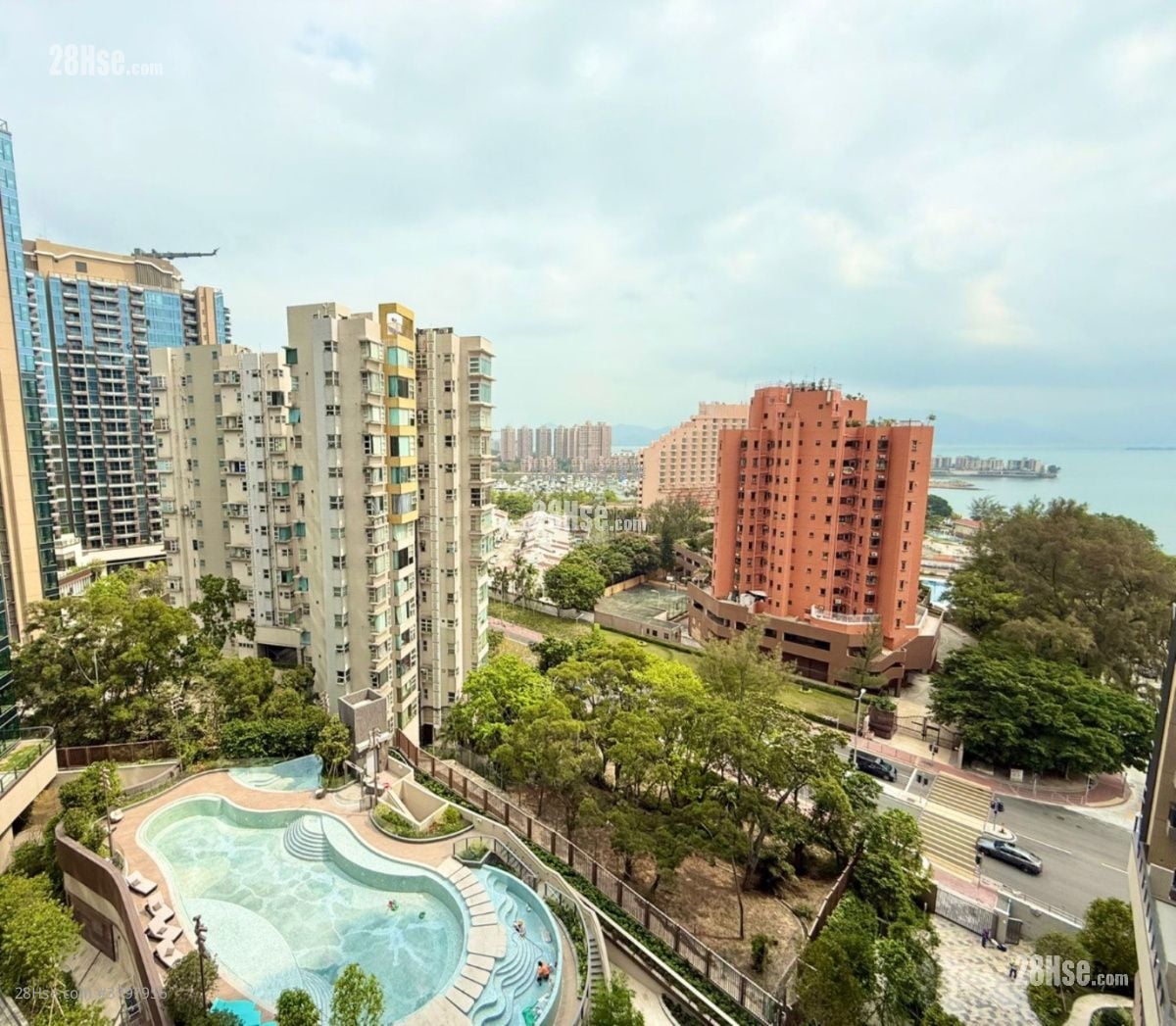 Gold Coast Bay Sell 2 Bedrooms , 1 Bathroom 441 ft²