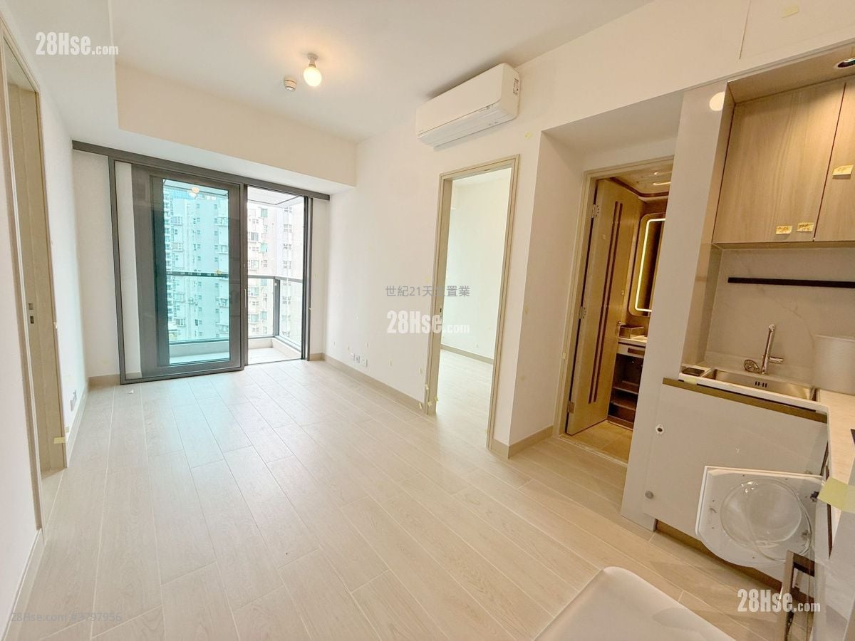 Gold Coast Bay Sell 2 Bedrooms , 1 Bathroom 441 ft²