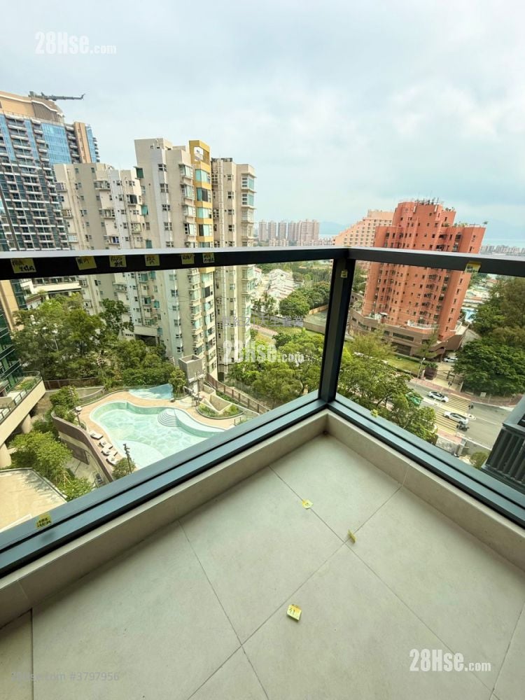 Gold Coast Bay Sell 2 Bedrooms , 1 Bathroom 441 ft²