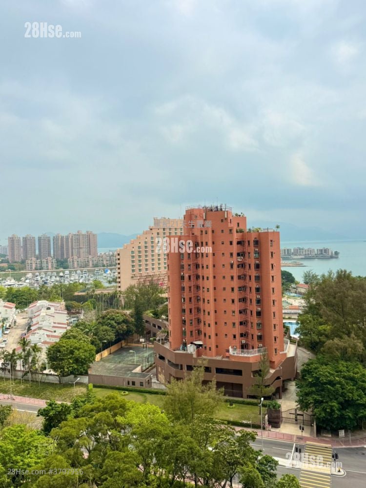 Gold Coast Bay Sell 2 Bedrooms , 1 Bathroom 441 ft²