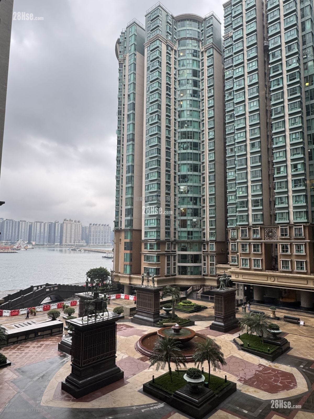 海逸豪园 租盘 4 房 , 2 浴室 880 平方尺