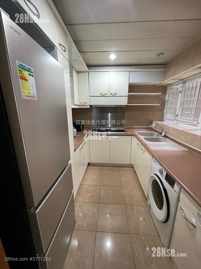 海逸豪园 租盘 4 房 , 2 浴室 880 平方尺