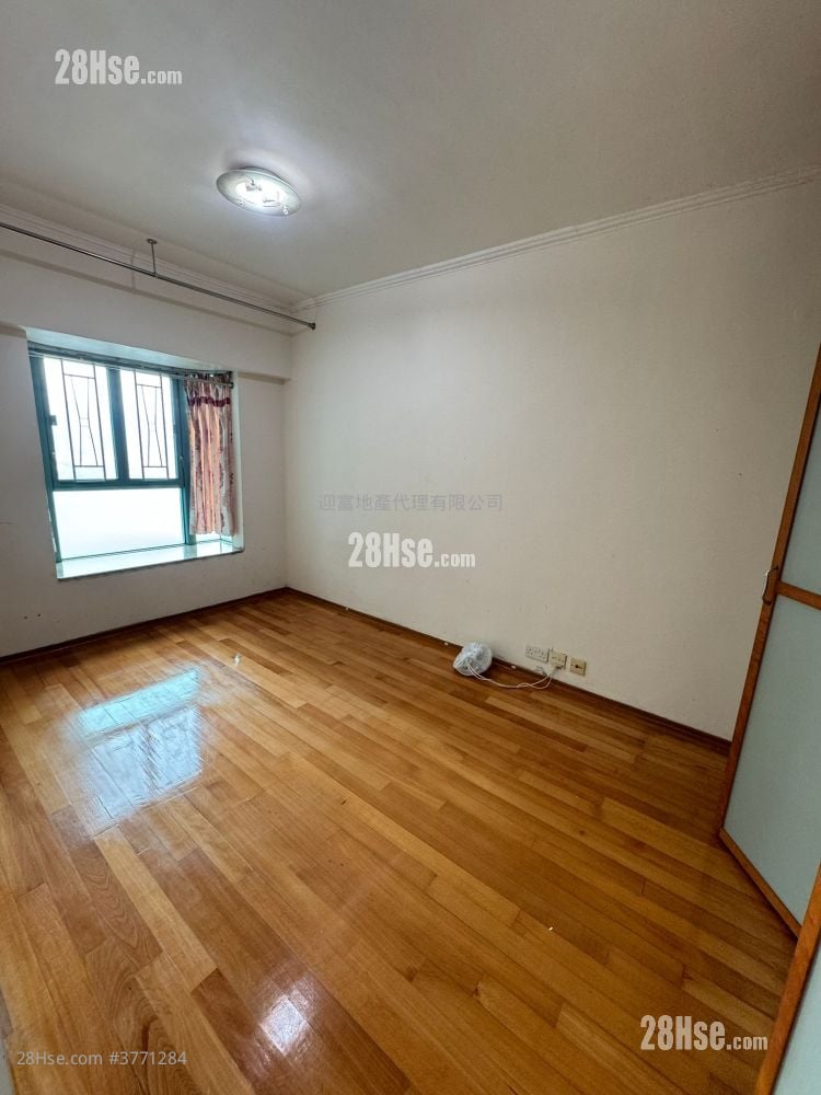 海逸豪园 租盘 4 房 , 2 浴室 880 平方尺