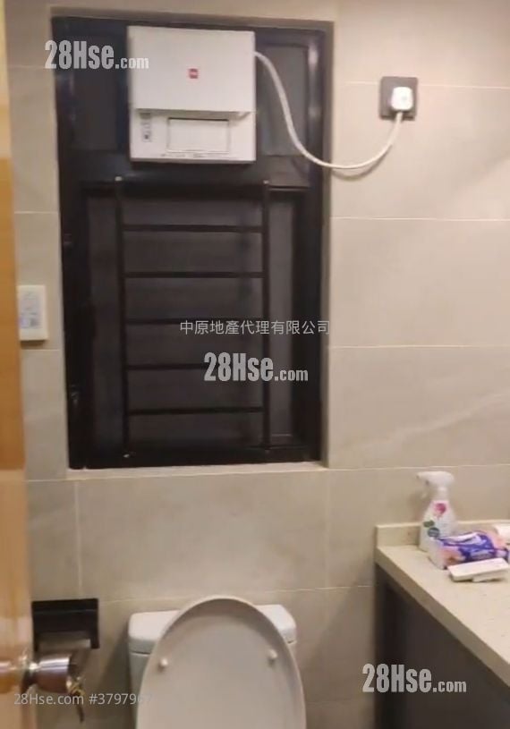 Scenic View Sell 2 Bedrooms , 1 Bathroom 464 ft²